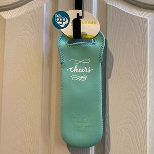 NWT Built Cheers Bottle Bag